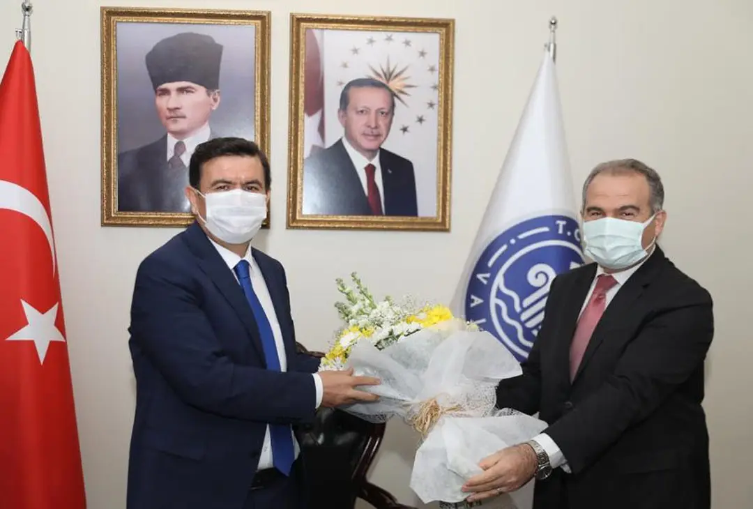 Burdur’da vergi rekortmenlerine plaket verildi