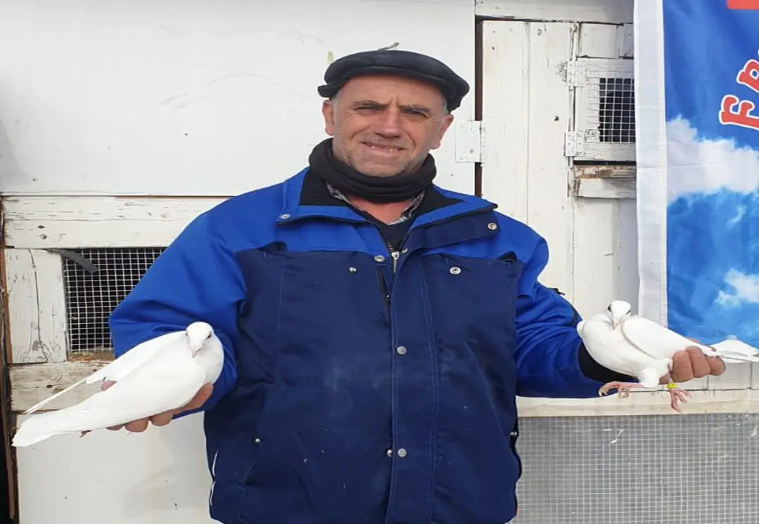 45 yıldır güvercin besliyor