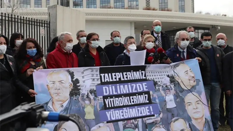 Türkiye’de Sağlık Çalışanları "Kutlama Yerine Hak" Talep Ediyor