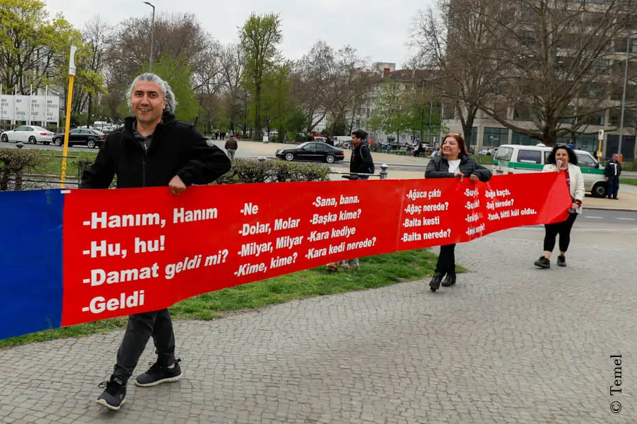 CHP Berlin`de sordu: 128 Milyar Dolar nerede?