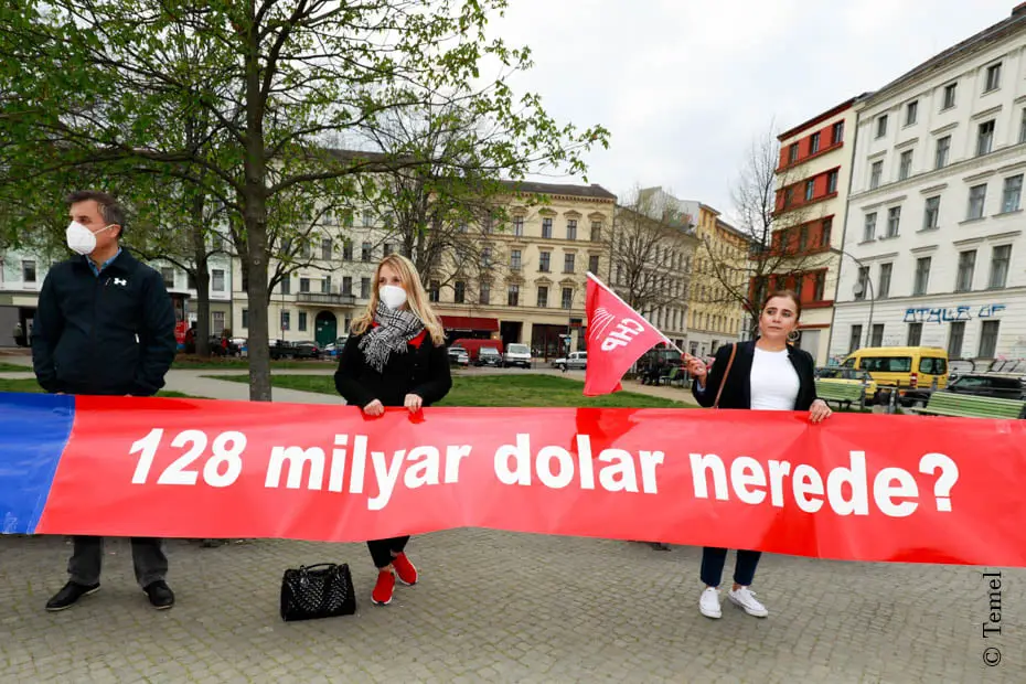 CHP Berlin`de sordu: 128 Milyar Dolar nerede?