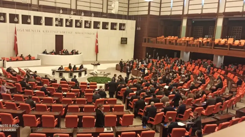 OHAL Düzenlemesi 'Baskın Seçim' Alameti mi?