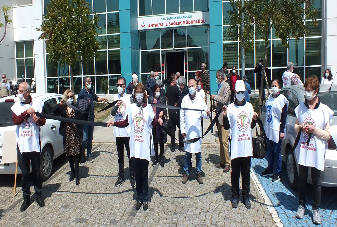 Doktorlar haykırıyor: Çarklar en az 14 gün durdurulsun