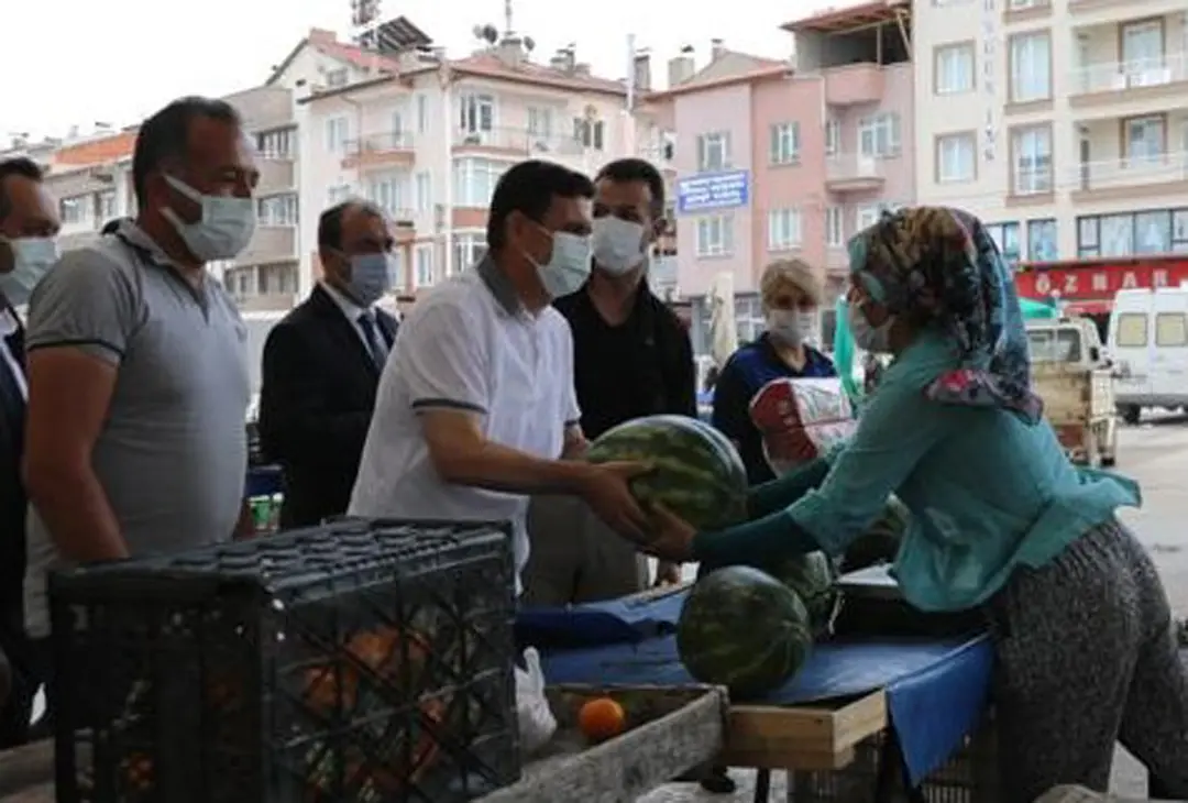 Antalya ve Burdur Valileri pazarları denetledi