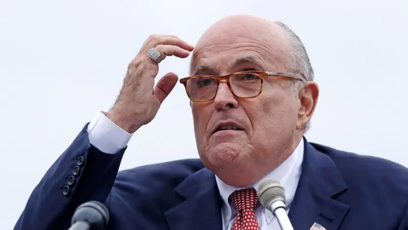 Giuliani’nin Cihazlarını ‘‘Özel Uzman’’ İnceleyecek