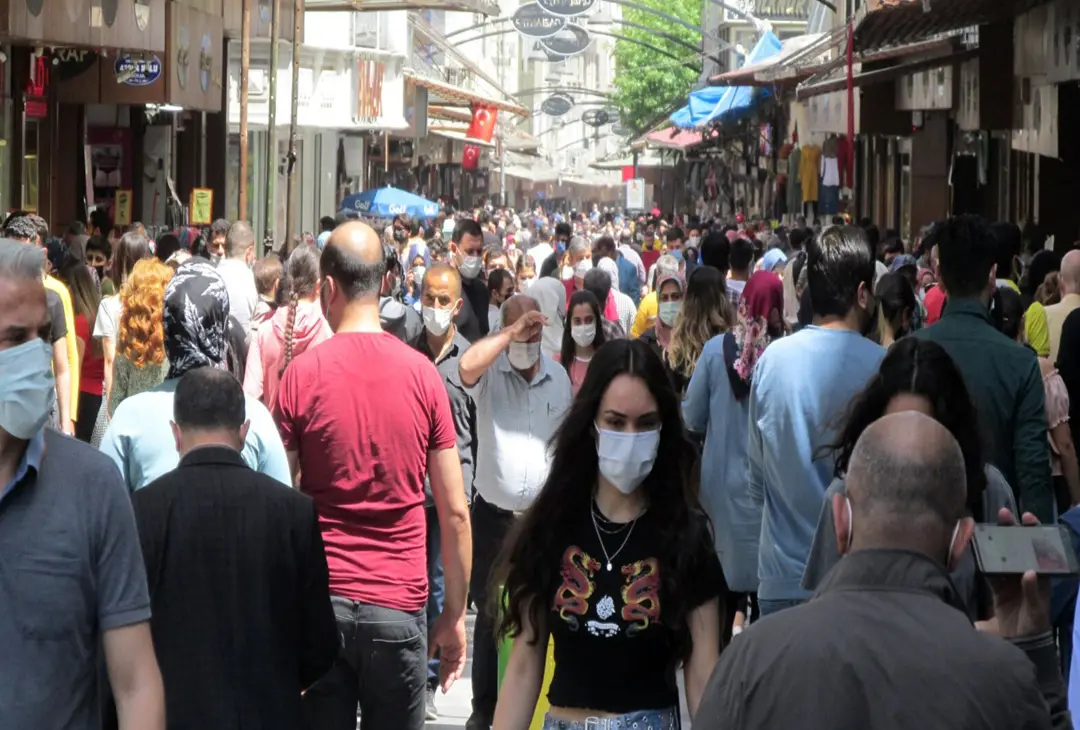En Büyük Kaygıları Irkçılık ve Ekonomik Koşullar