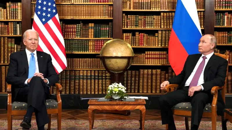 Biden ve Putin İlk Kez Yüz Yüze Görüştü