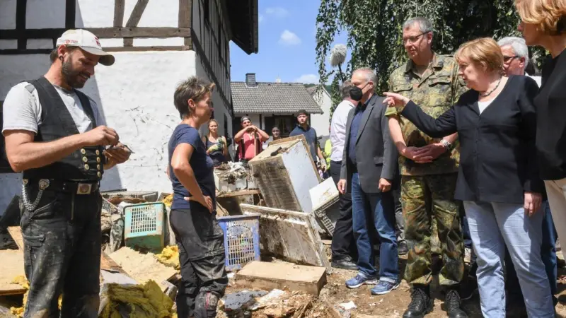 Almanya'daki Sel Felaketi Siyasi Tartışmaya Yol Açtı