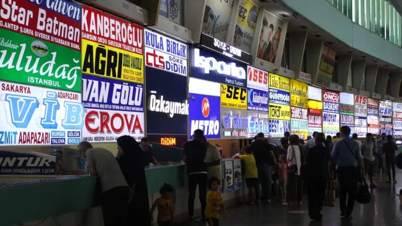 İzmir Otogarında Bayram Hareketliliği