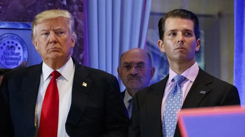 Trump'ın Şirketinin Mali İşler Müdürü Teslim Oldu