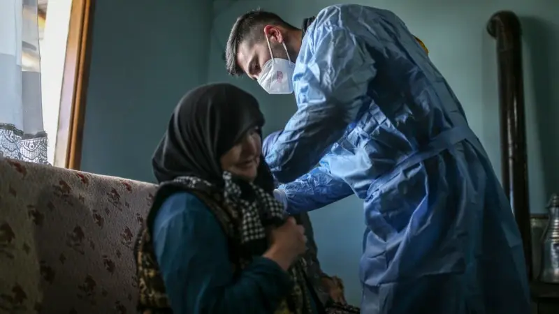Türkiye'de İki Doz Corona Virüsü Aşısı Yaptıranların Sayısı 20 Milyonu Geçti