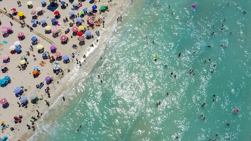 Turizm geliri yılın ikinci çeyreğinde 3 milyar doları geçti