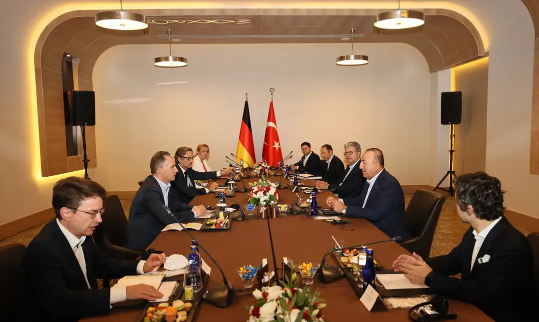 Çavuşoğlu, Maas ile görüştü