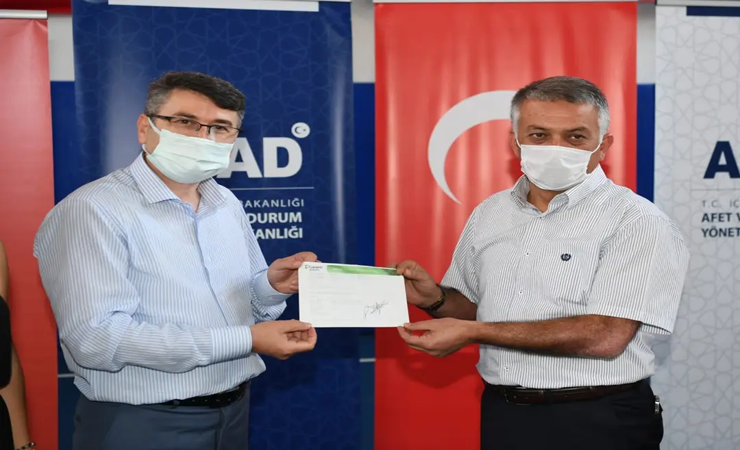 Türkiye Mezunlarından Anlamlı Destek