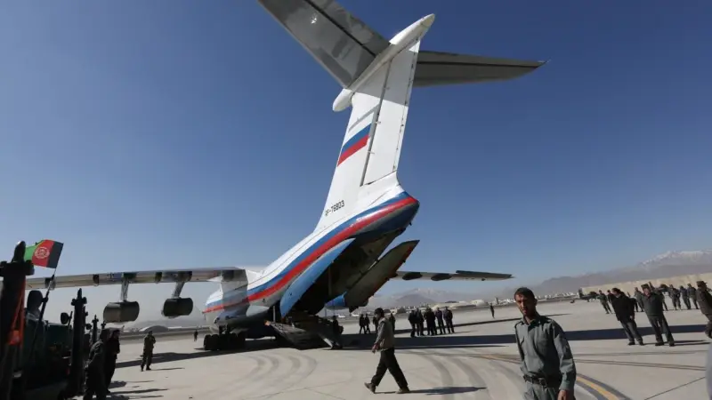 Rusya'dan Afganistan'da 4 Uçakla Tahliye Operasyonu