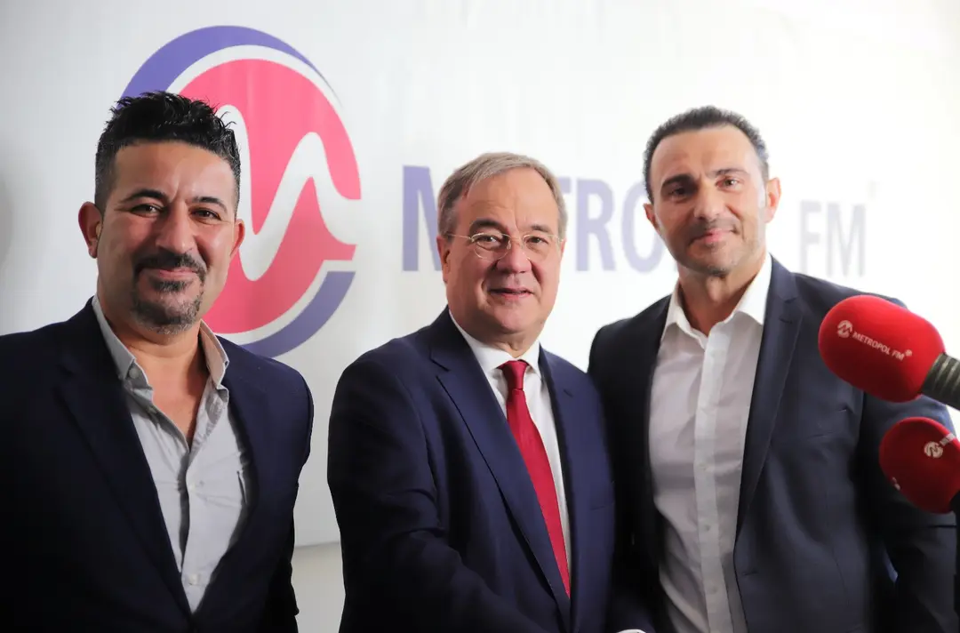 Laschet'ten Almanya'da yaşayan Türklere çağrı