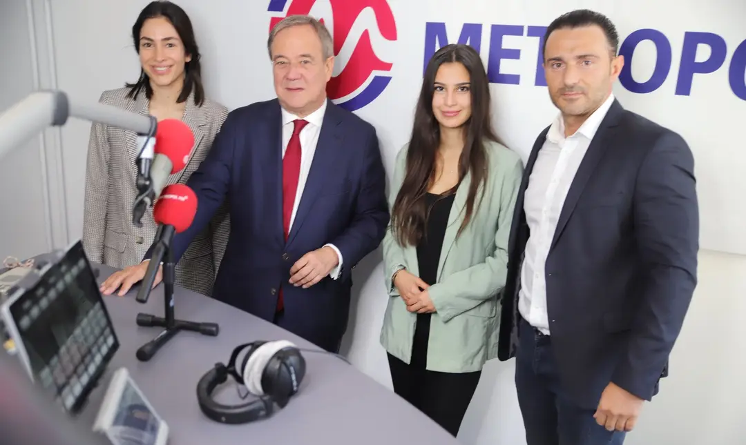 Laschet'ten Almanya'da yaşayan Türklere çağrı