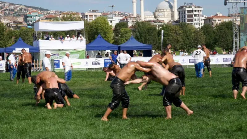 Ulugazi Yağlı Güreşleri 83 Yıl Aradan Sonra Düzenlendi