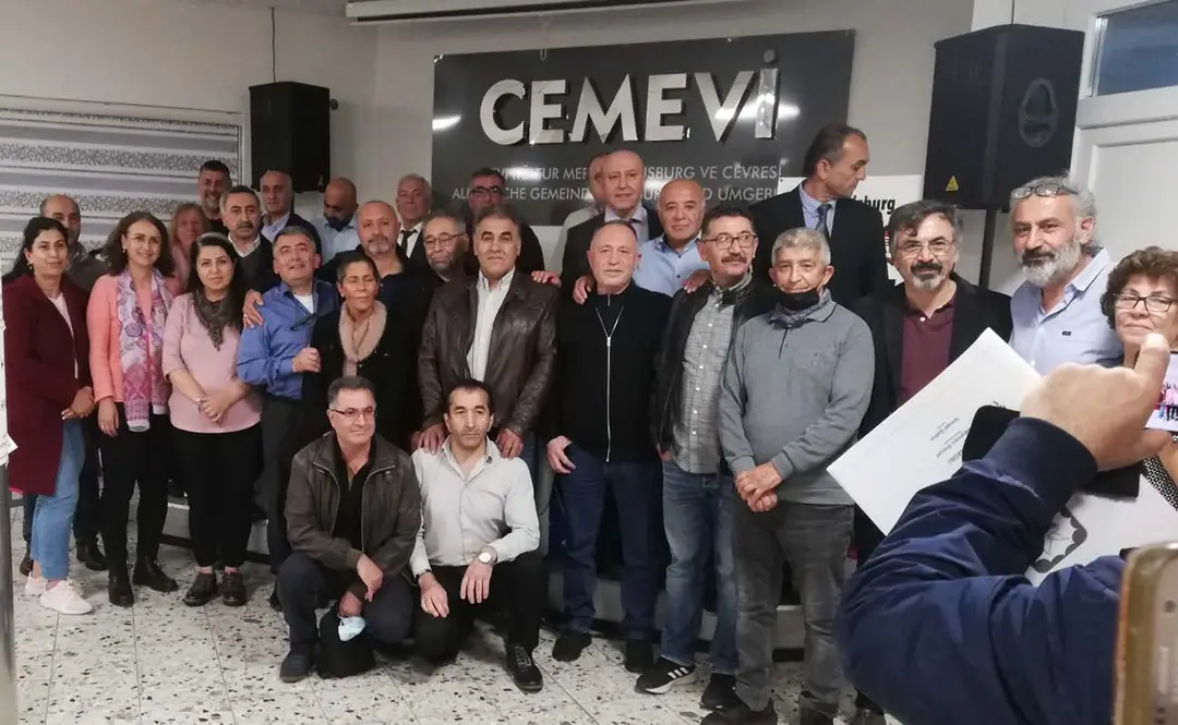 AKM Duisburg ve Çevresi Cemevi yeni yöneticilerini seçti