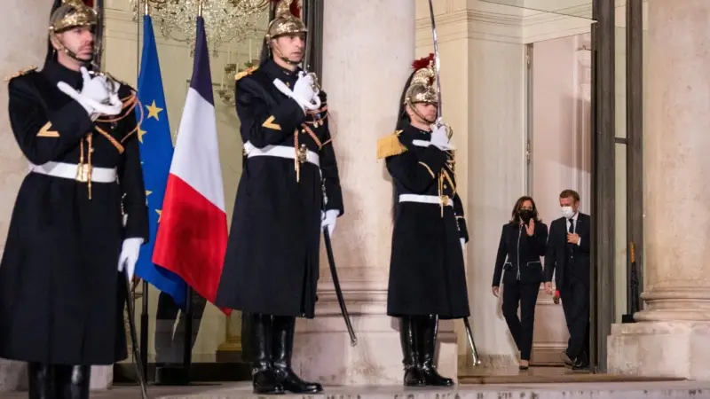 Macron ve Harris: "Yeni Bir Dönemin Başındayız"