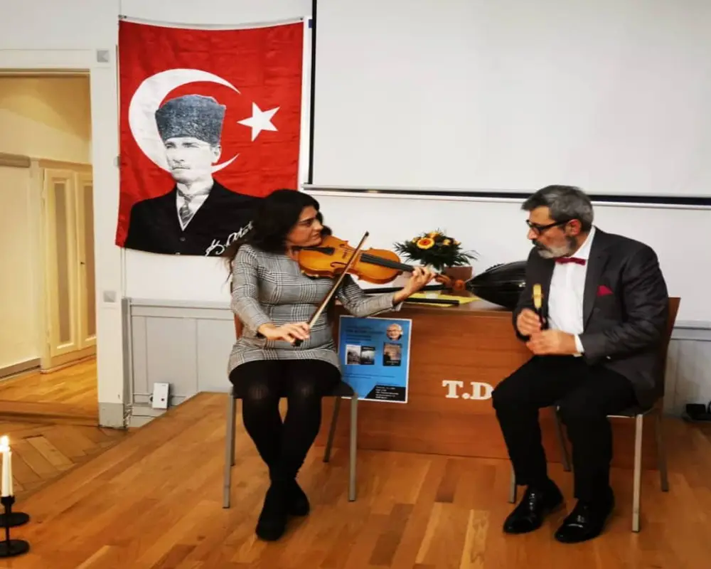 Ali Kemal Aksoy 3. Şiir Kitabı Annem`i tanıttı