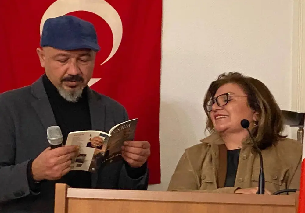 Ali Kemal Aksoy 3. Şiir Kitabı Annem`i tanıttı