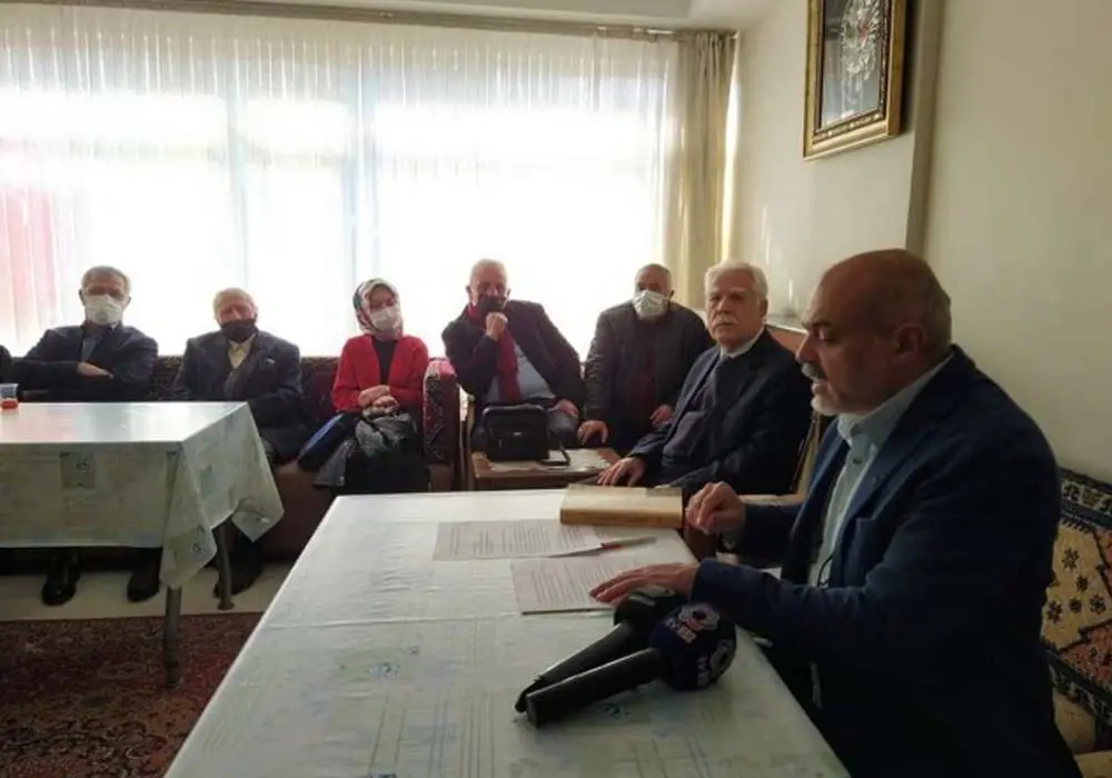 Özerdem: Borç ile yönetilen bir ekonomi, insanları harcamaya yöneltir