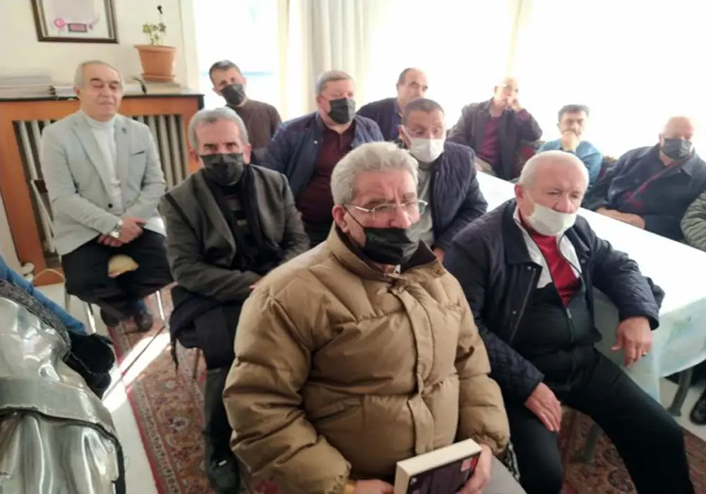 Özerdem: Borç ile yönetilen bir ekonomi, insanları harcamaya yöneltir