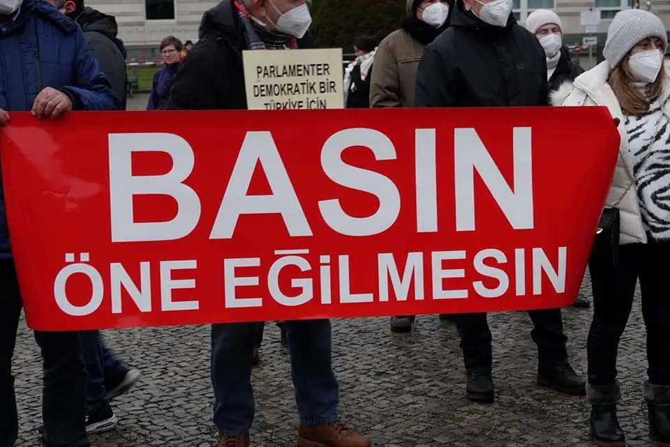 Sedef Kabaş için Berlin'de sokağa çıktılar