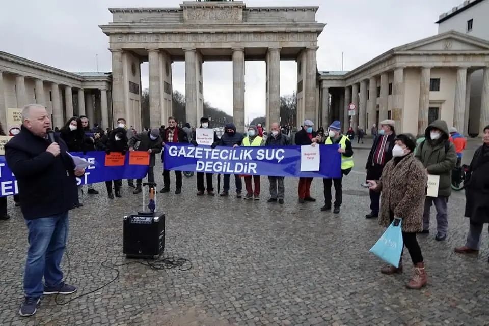 Sedef Kabaş için Berlin'de sokağa çıktılar