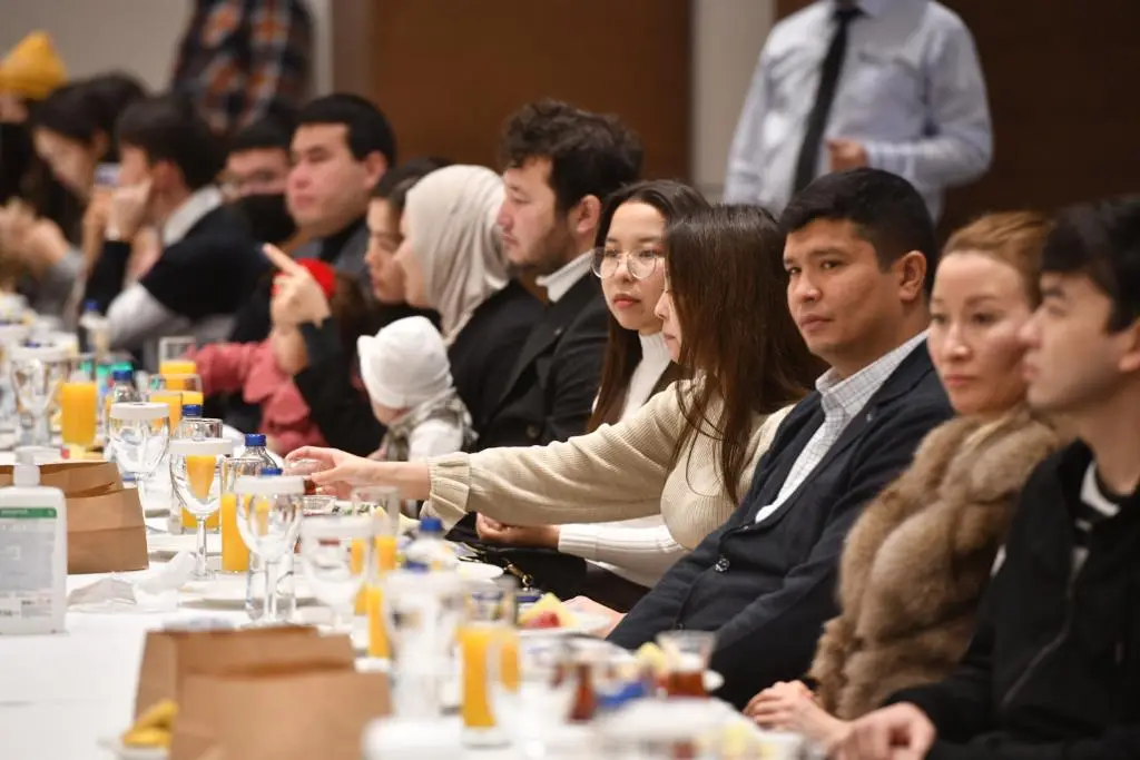 KAZAKİSTAN’IN GELECEĞİ KAZAK GENÇLERE EMANET