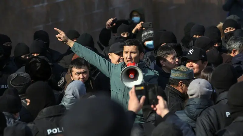 Akaryakıt Zammı Kazakistan'da Halkı Sokağa Döktü