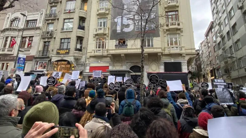 Binlerce Kişi 15 Yıl Önce Öldürülen Dink’i Unutmadı
