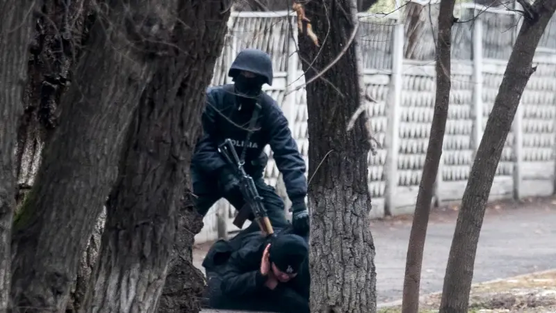 Kazakistan'da Yaklaşık 8 Bin Kişiye Gözaltı