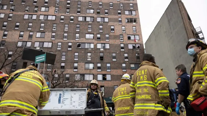 New York'taki Yangında 19 Ölü