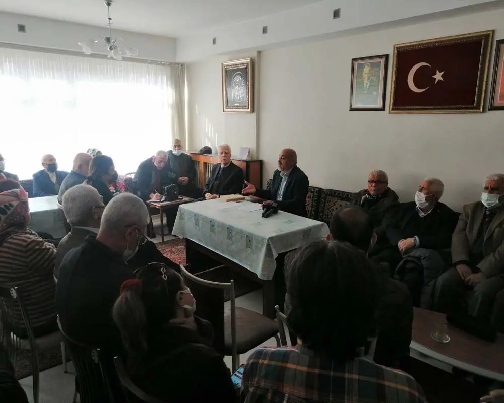 Özerdem: Borç ile yönetilen bir ekonomi, insanları harcamaya yöneltir
