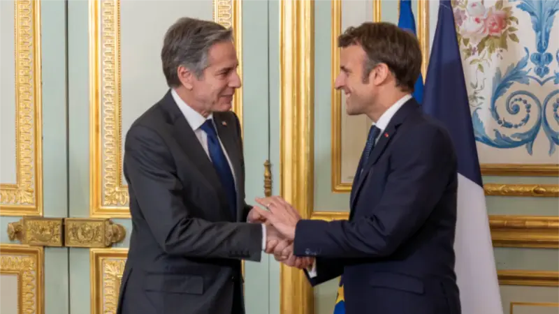 Blinken Paris’te Macron’la Görüştü