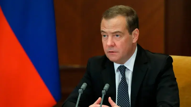 Medvedev’den “Nükleer Distopya” Uyarısı