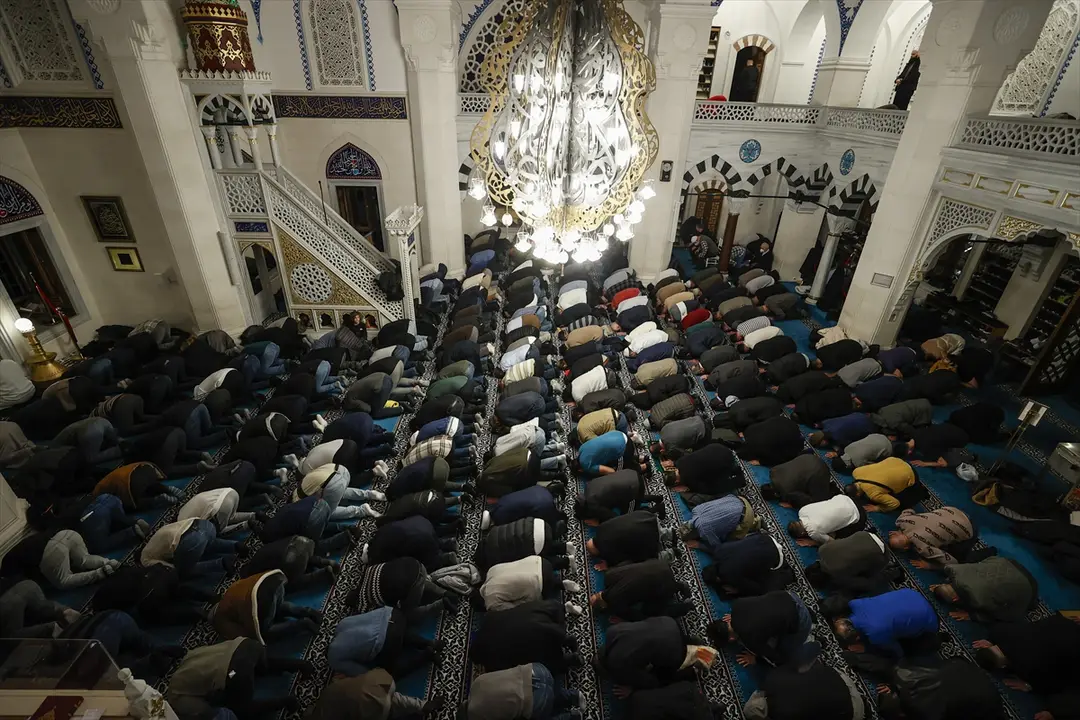 Berlin Şehitlik Camii'nde ramazan ayının ilk teravih namazı