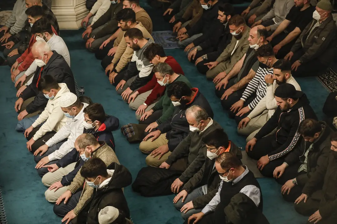 Berlin Şehitlik Camii'nde ramazan ayının ilk teravih namazı