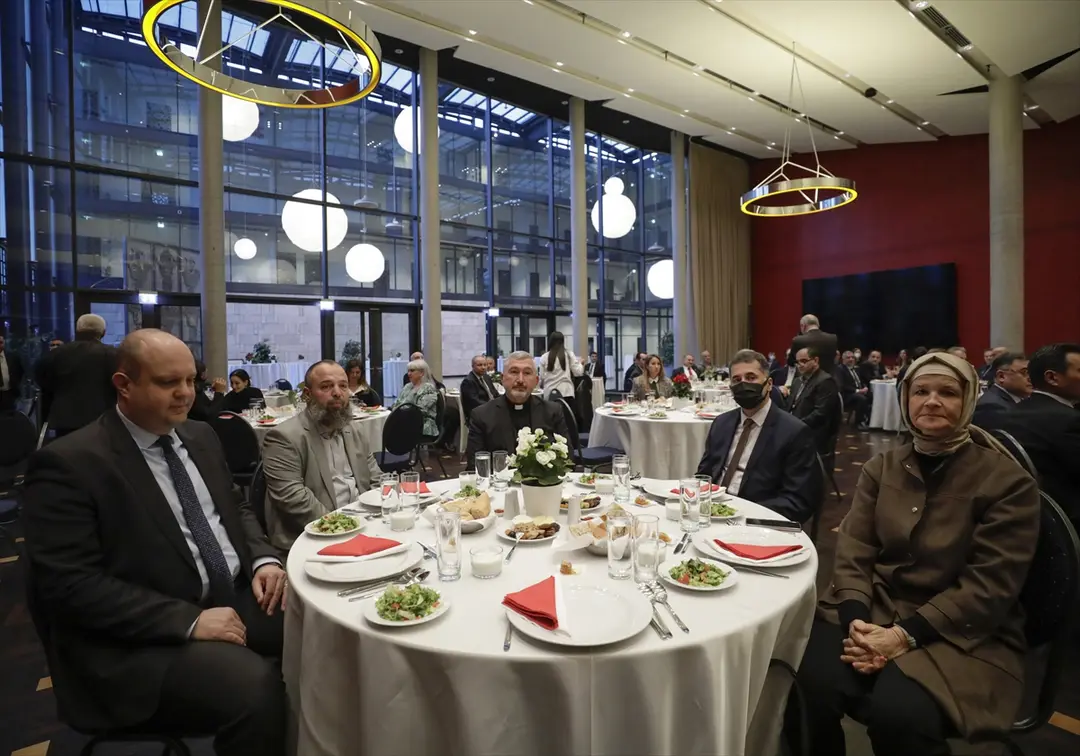 Berlin Büyükelçisi Ahmet Başar Şen iftar yemeği verdi