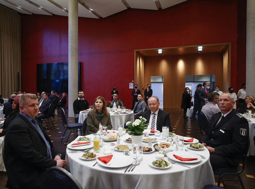 Polis Haftası nedeniyle Berlin Büyükelçiliğinde iftar verildi