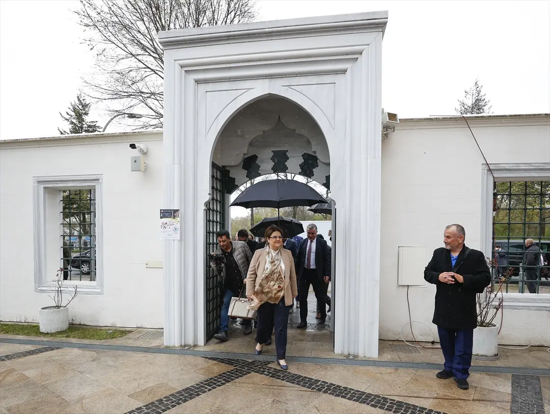 Bakan Yanık, Berlin`de huzurevi açılışı yaptı