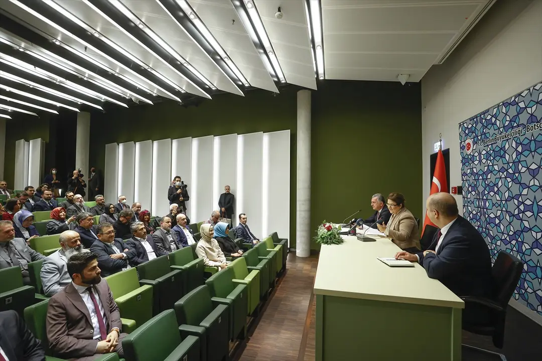 Yanık: Nerede Türk vatandaşı varsa oraya hizmet götürüyoruz