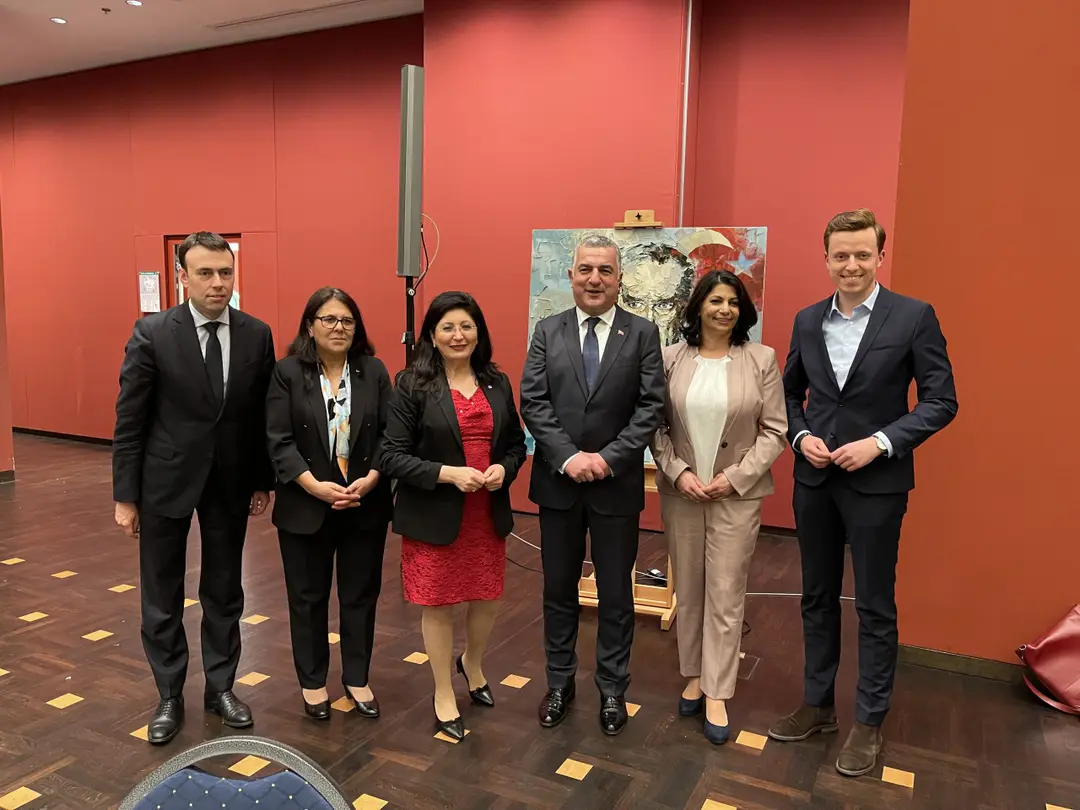 Berlin Büyükelçisi Ahmet Başar Şen iftar yemeği verdi