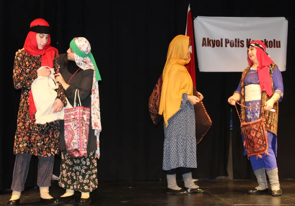 ‘Kefen Bayraklı Şehir’ Seyirciyle Buluştu