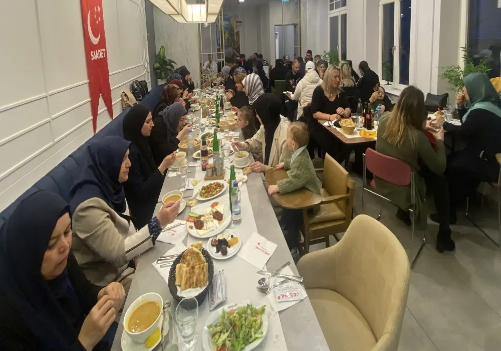 Saadet Avrupa, Nürnberg’de iftar verdi