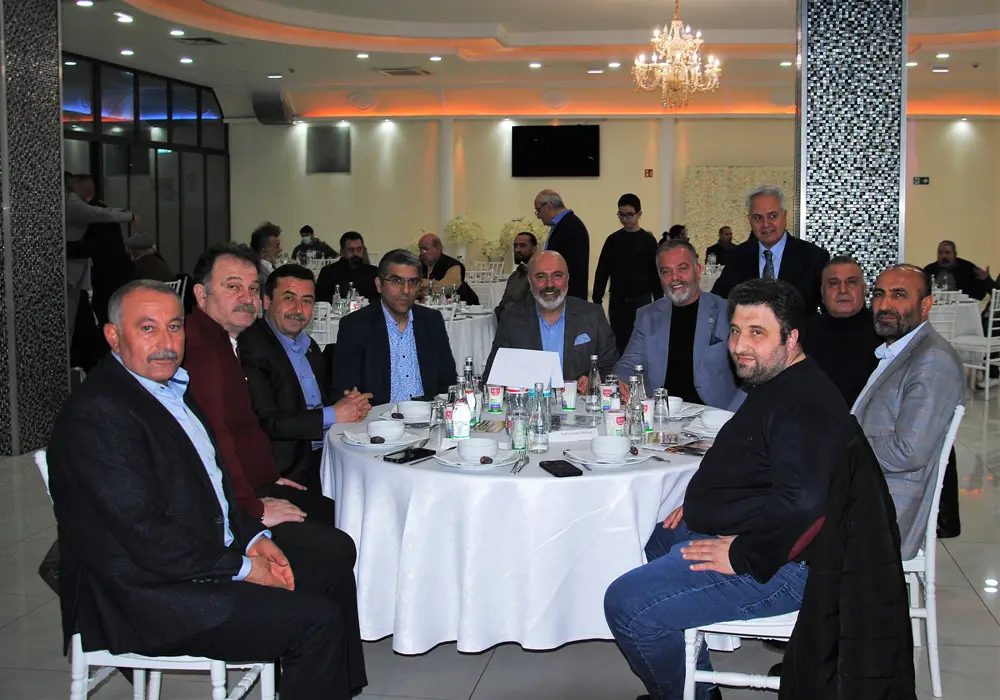 Avrupa Urfalılar Derneği'nden İftar Yemeği