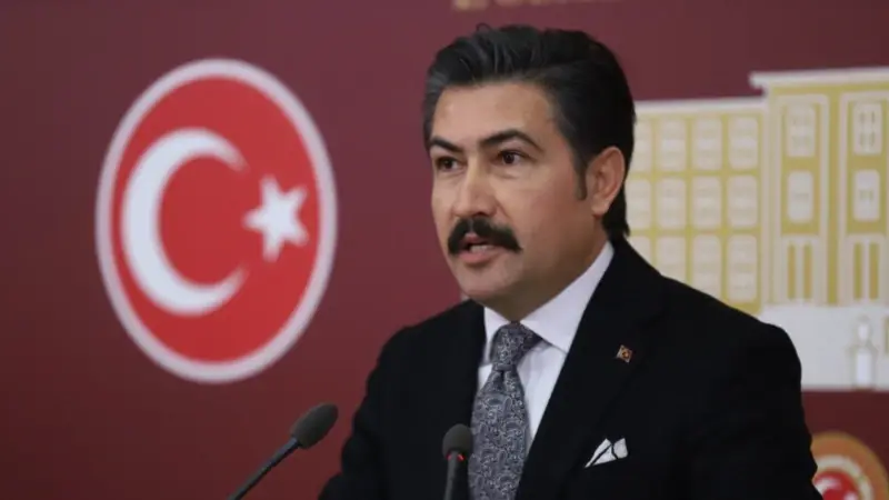 BAE Sözleri Nedeniyle Özkan AKP Yönetiminden Ayrıldı