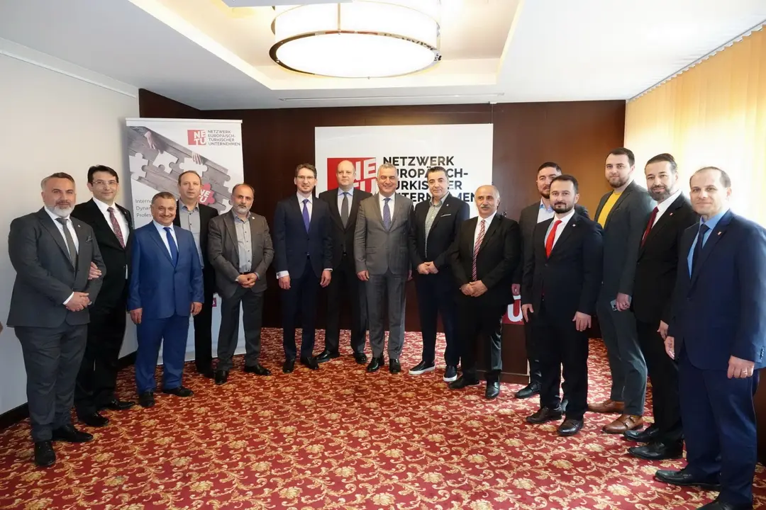 Berlin NETU`da bayramlaşama